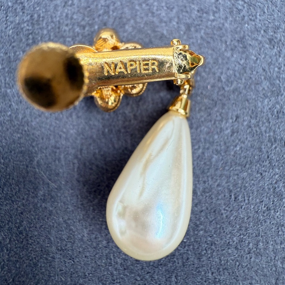 Vintage Napier Faux Pearl Cluster Drop Earrings 50s Screwback Gold Tone Dangles - Picture 7 of 7